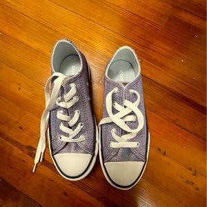 Kids size 1 iridescent blue Converse Chuck Taylors